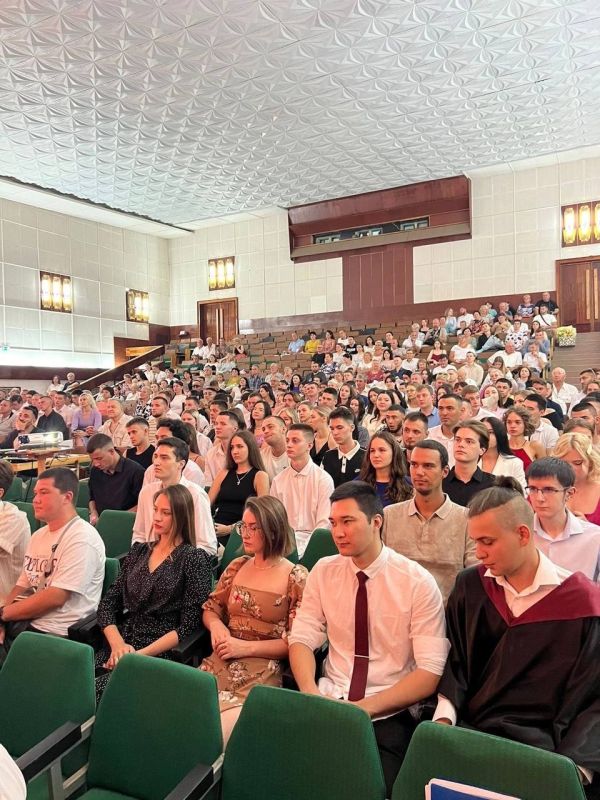 Ольга Славгородская: Приняла участие в торжественном мероприятии, посвященном вручению дипломов выпускникам Института «Агротехнологическая академия» КФУ им. . . ернадского Ольга Славгородская: Приняла участие в торжественном мероприятии, посвященном вручению дипломов выпускникам Института «Агротехнологическая академия» КФУ им. . . ернадского