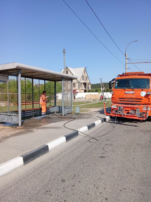 Дорогие крымчане и гости региона! В то время как солнце решило устроить нам тропики, наши дорожники продолжают работать на... Дорогие крымчане и гости региона! В то время как солнце решило устроить нам тропики, наши дорожники продолжают работать на...