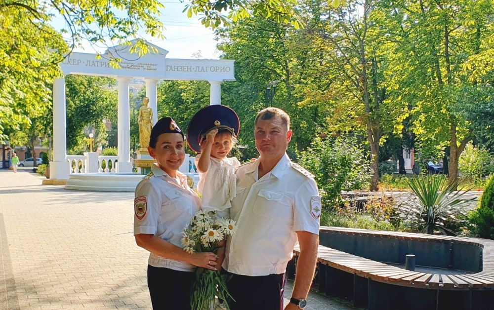 Ко дню семьи, любви и верности семья Щербаковых поделилась секретами семейного счастья Ко дню семьи, любви и верности семья Щербаковых поделилась секретами семейного счастья