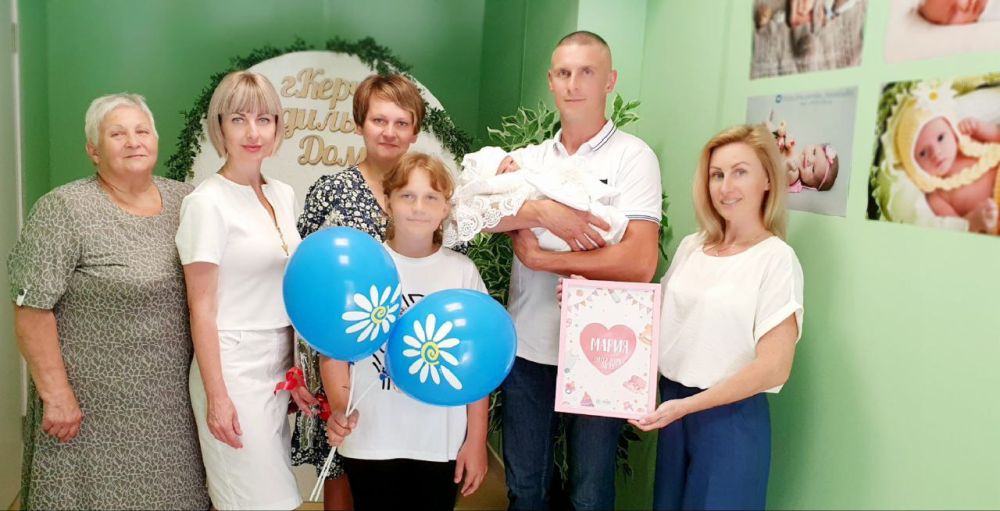 Керченский городской отдел ЗАГС провел торжество «Любовь и жизнь неразделимы!», приуроченное к предстоящему празднику Керченский городской отдел ЗАГС провел торжество «Любовь и жизнь неразделимы!», приуроченное к предстоящему празднику