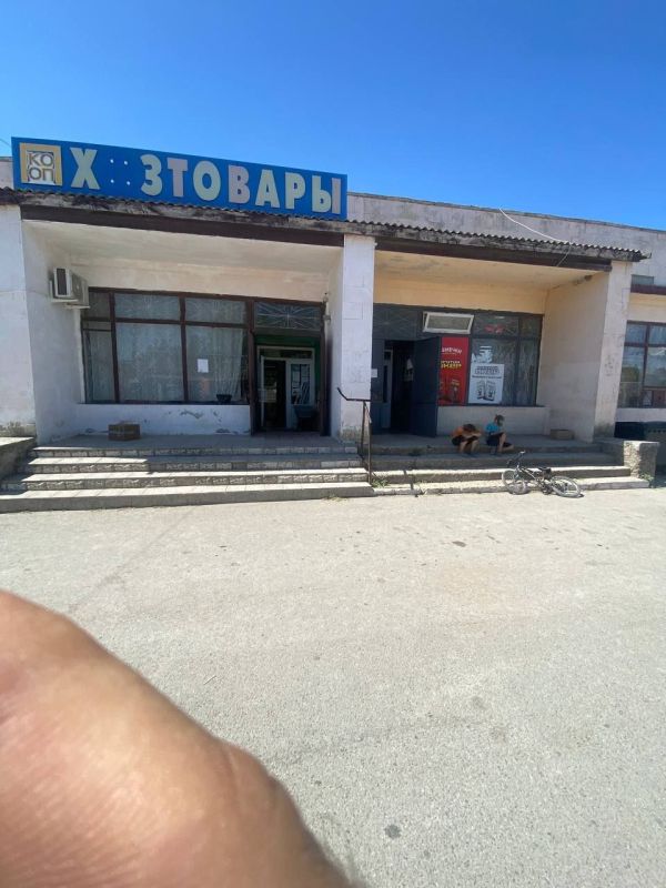 Заместитель главы администрации Сакского района Сергей Кирьянов с заместителем начальника УЖКХ администрации посетили сёла Глинки и Вересаево по обращению граждан Заместитель главы администрации Сакского района Сергей Кирьянов с заместителем начальника УЖКХ администрации посетили сёла Глинки и Вересаево по обращению граждан