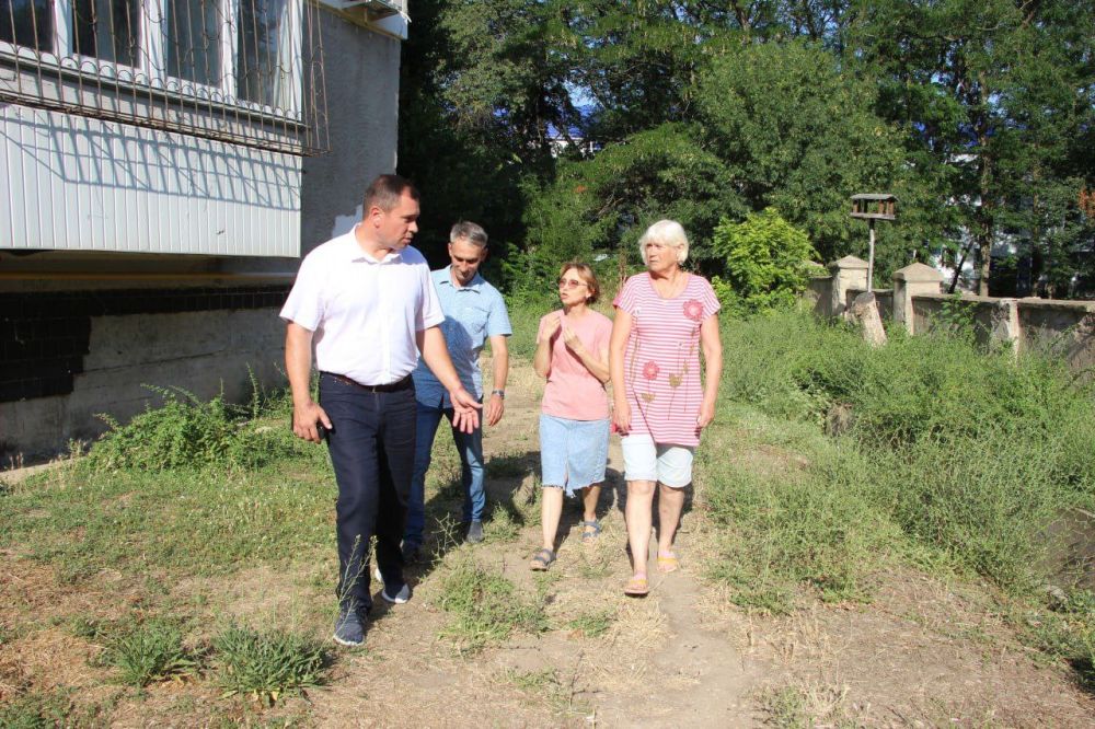 #в_диалоге_с_керчанами. Продолжаются встречи с горожанами. Сегодня и.о.главы администрации города Олег КАТОРГИН совместно с... #в_диалоге_с_керчанами. Продолжаются встречи с горожанами. Сегодня и.о.главы администрации города Олег КАТОРГИН совместно с...