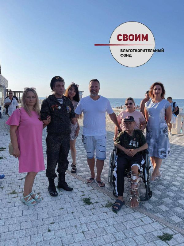 Руслан Осташко, известный ведущий программы «Время Покажет» на Первом канале, политолог, журналист, член попечительского... Руслан Осташко, известный ведущий программы «Время Покажет» на Первом канале, политолог, журналист, член попечительского...