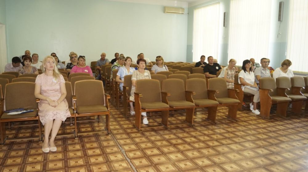 Виктория Грицай: Провела аппаратное совещание по социально значимым вопросам района с руководителями структурных... Виктория Грицай: Провела аппаратное совещание по социально значимым вопросам района с руководителями структурных...