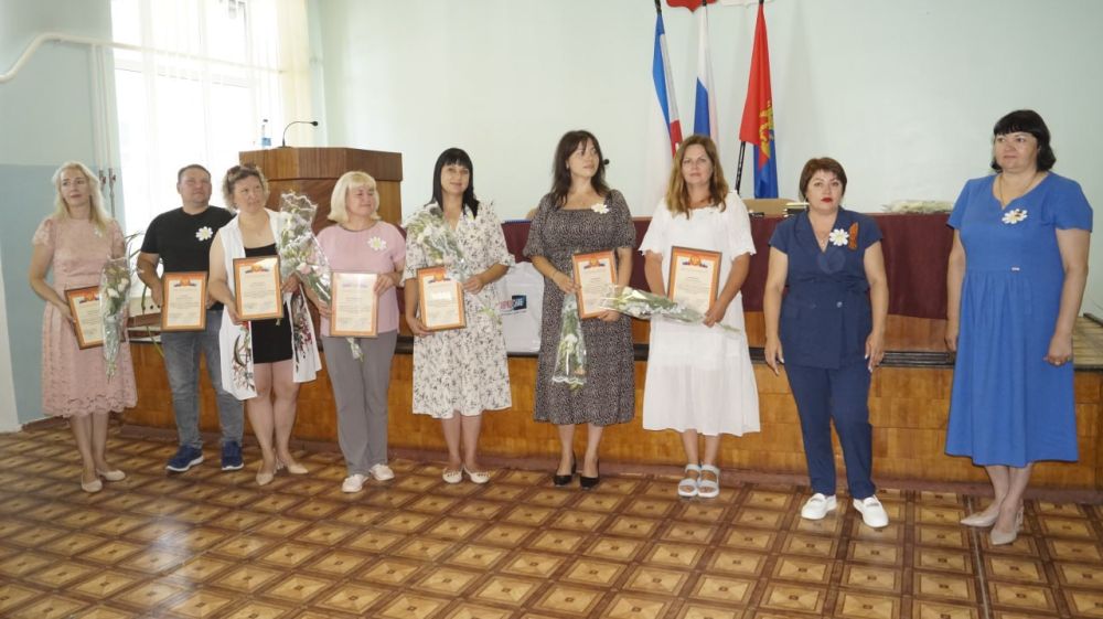 Виктория Грицай: Провела аппаратное совещание по социально значимым вопросам района с руководителями структурных... Виктория Грицай: Провела аппаратное совещание по социально значимым вопросам района с руководителями структурных...