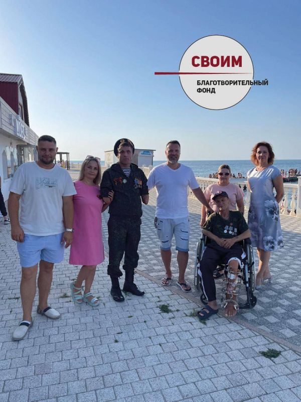 Руслан Осташко, известный ведущий программы «Время Покажет» на Первом канале, политолог, журналист, член попечительского... Руслан Осташко, известный ведущий программы «Время Покажет» на Первом канале, политолог, журналист, член попечительского...