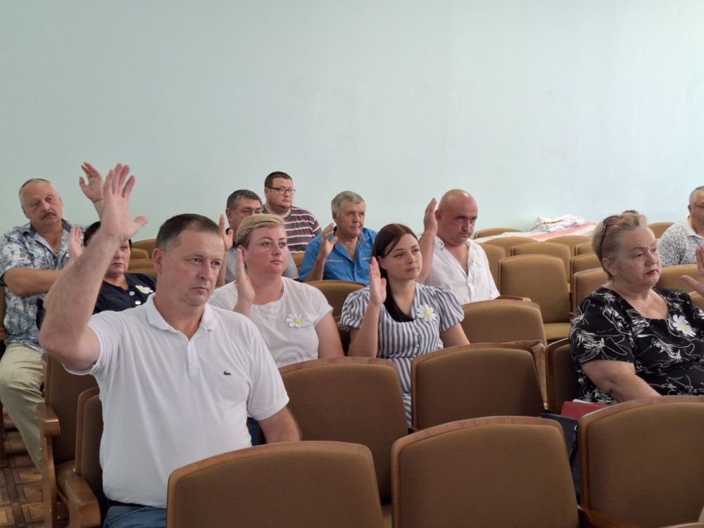 8 июля состоялось100-е (внеочередное) заседание Советского районного совета Республики Крым 2-го созыва под руководством председателя Советского районного совета Елены Пось 8 июля состоялось100-е (внеочередное) заседание Советского районного совета Республики Крым 2-го созыва под руководством председателя Советского районного совета Елены Пось