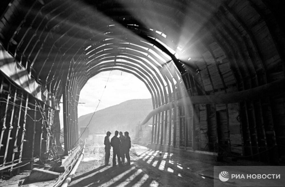 Байкало-Амурская железнодорожная магистраль отмечает 50-летний юбилей Байкало-Амурская железнодорожная магистраль отмечает 50-летний юбилей