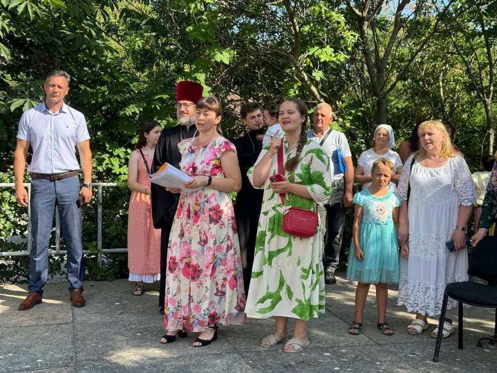 Александр Дудинов: Старт праздничным мероприятиям в День семьи, любви и верности дали в Черноморском отделе ЗАГС Александр Дудинов: Старт праздничным мероприятиям в День семьи, любви и верности дали в Черноморском отделе ЗАГС