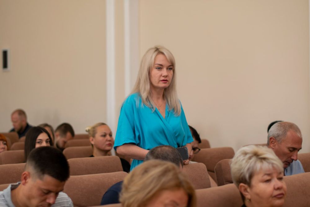 В Симферополе состоялось оперативно-хозяйственное совещание, в ходе которого руководители структурных подразделений отчитались о проделанной работе В Симферополе состоялось оперативно-хозяйственное совещание, в ходе которого руководители структурных подразделений отчитались о проделанной работе