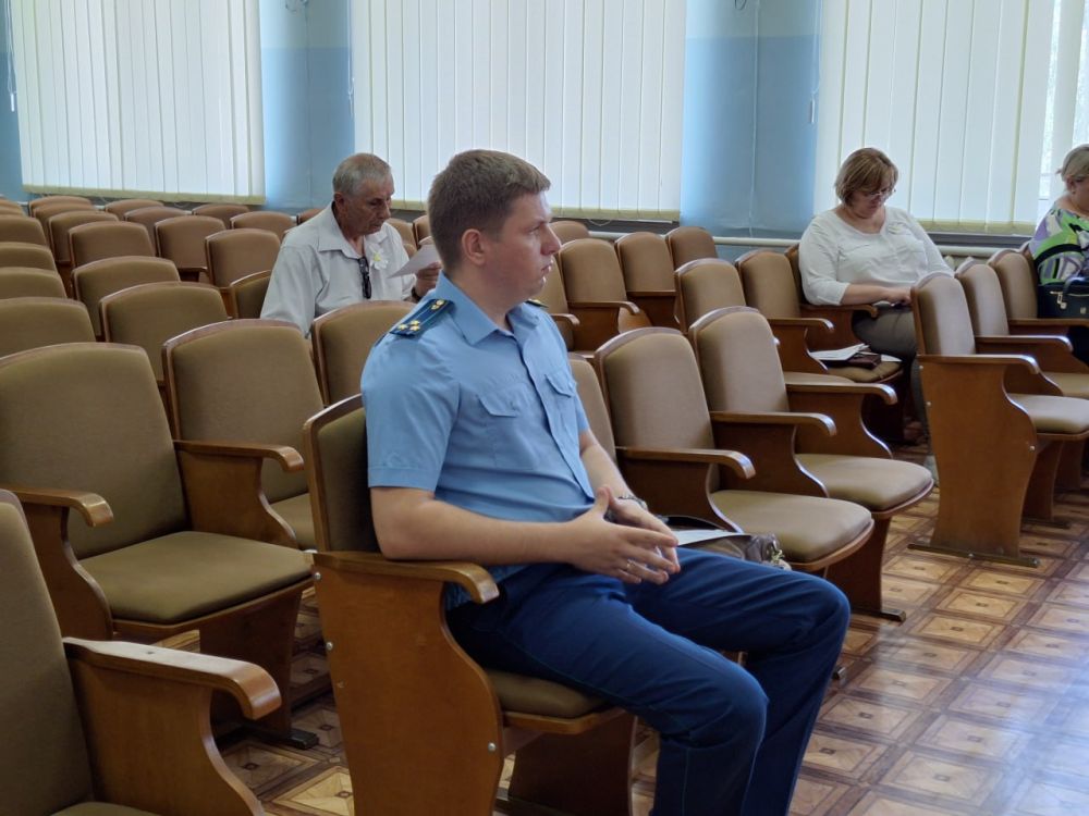 8 июля состоялось100-е (внеочередное) заседание Советского районного совета Республики Крым 2-го созыва под руководством председателя Советского районного совета Елены Пось 8 июля состоялось100-е (внеочередное) заседание Советского районного совета Республики Крым 2-го созыва под руководством председателя Советского районного совета Елены Пось