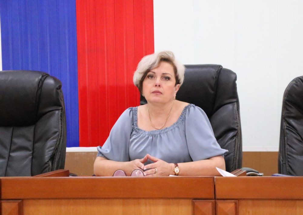 Ольга Урайкина: Перед началом аппаратного совещания поздравили Колкунову Ирину Александровну, Шабалова Александра Константиновича, Аблаева Энвера Айдеровича и Касумова Валерия Кисметовича с днем рождения Ольга Урайкина: Перед началом аппаратного совещания поздравили Колкунову Ирину Александровну, Шабалова Александра Константиновича, Аблаева Энвера Айдеровича и Касумова Валерия Кисметовича с днем рождения