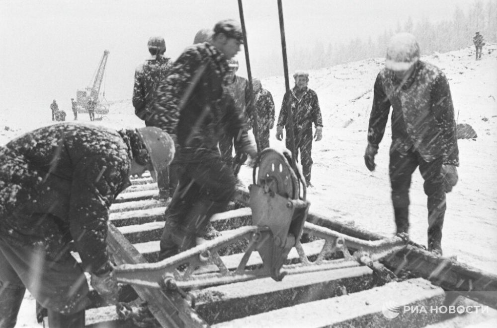 Байкало-Амурская железнодорожная магистраль отмечает 50-летний юбилей Байкало-Амурская железнодорожная магистраль отмечает 50-летний юбилей