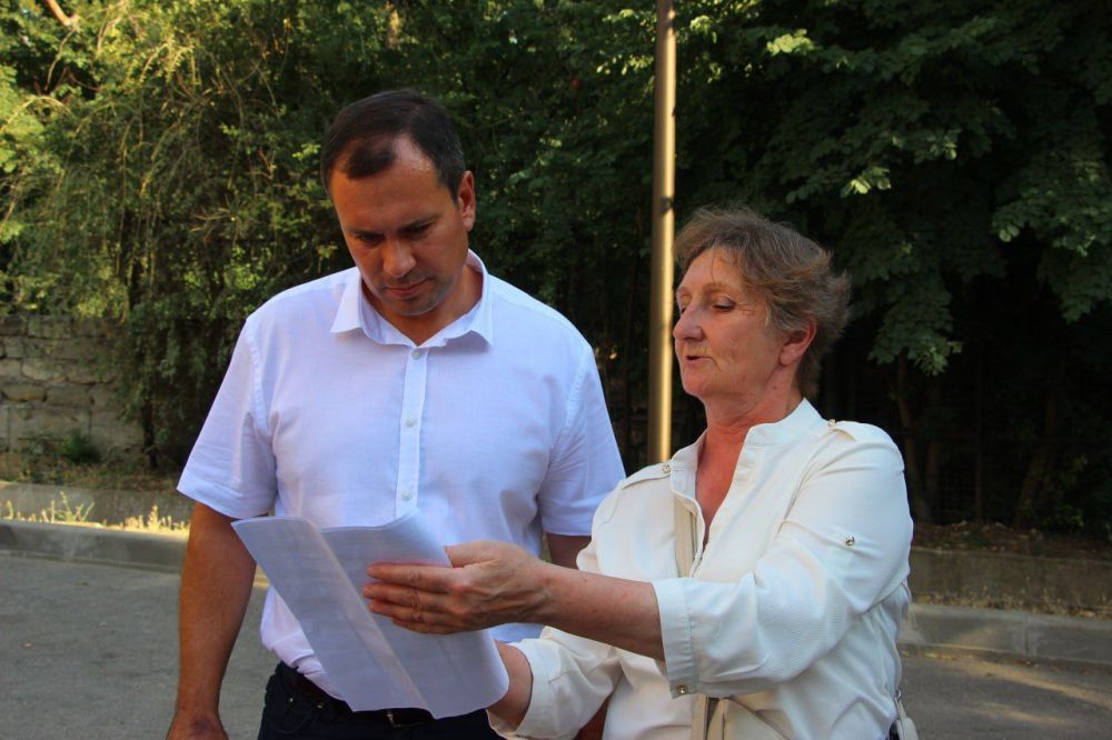 #в_диалоге_с_керчанами. Продолжаются встречи с горожанами. Сегодня и.о.главы администрации города Олег КАТОРГИН совместно с... #в_диалоге_с_керчанами. Продолжаются встречи с горожанами. Сегодня и.о.главы администрации города Олег КАТОРГИН совместно с...