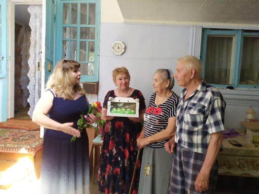 Подведомственные учреждения социального обслуживания Министерства труда и социальной защиты Республики Крым провели мероприятия, посвященные Дню семьи, любви и верности Подведомственные учреждения социального обслуживания Министерства труда и социальной защиты Республики Крым провели мероприятия, посвященные Дню семьи, любви и верности