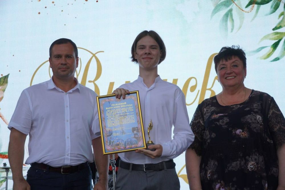 #дети_и_образование. 78 выпускников школ Керчи стали обладателями серебряных и золотых медалей По сложившейся традиции после... #дети_и_образование. 78 выпускников школ Керчи стали обладателями серебряных и золотых медалей По сложившейся традиции после...