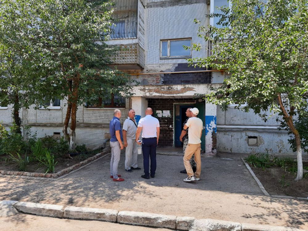 Иван Просоедов: По поручению главы администрации города Евпатории Александра Юрьева и как куратор поселка, встретился с председателями многоквартирных домов пгт Новоозерное Иван Просоедов: По поручению главы администрации города Евпатории Александра Юрьева и как куратор поселка, встретился с председателями многоквартирных домов пгт Новоозерное