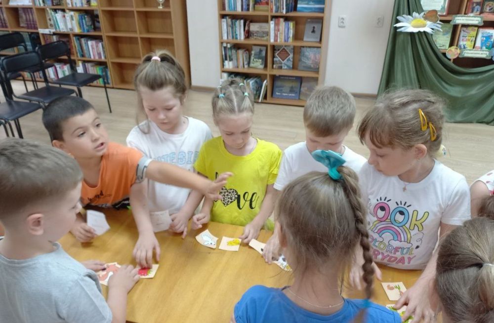 В ЦГДБ им. . айдара ко Дню семьи, любви и верности для воспитанников детского сада №73 «Веснянка» провели литературно-познавательную игру «Под семейным зонтиком» В ЦГДБ им. . айдара ко Дню семьи, любви и верности для воспитанников детского сада №73 «Веснянка» провели литературно-познавательную игру «Под семейным зонтиком»