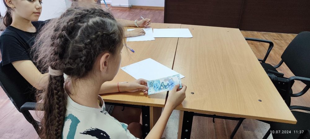 В рамках специальной лагерной смены «Школа у моря» для ребят провели игры «С Финансами на «ТЫ» и финансовый брейн-ринг В рамках специальной лагерной смены «Школа у моря» для ребят провели игры «С Финансами на «ТЫ» и финансовый брейн-ринг