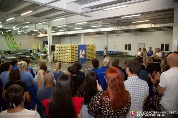 Председатель Государственного Совета Республики Крым Владимир Константинов, находясь с рабочей поездкой в Красногвардейском... Председатель Государственного Совета Республики Крым Владимир Константинов, находясь с рабочей поездкой в Красногвардейском...