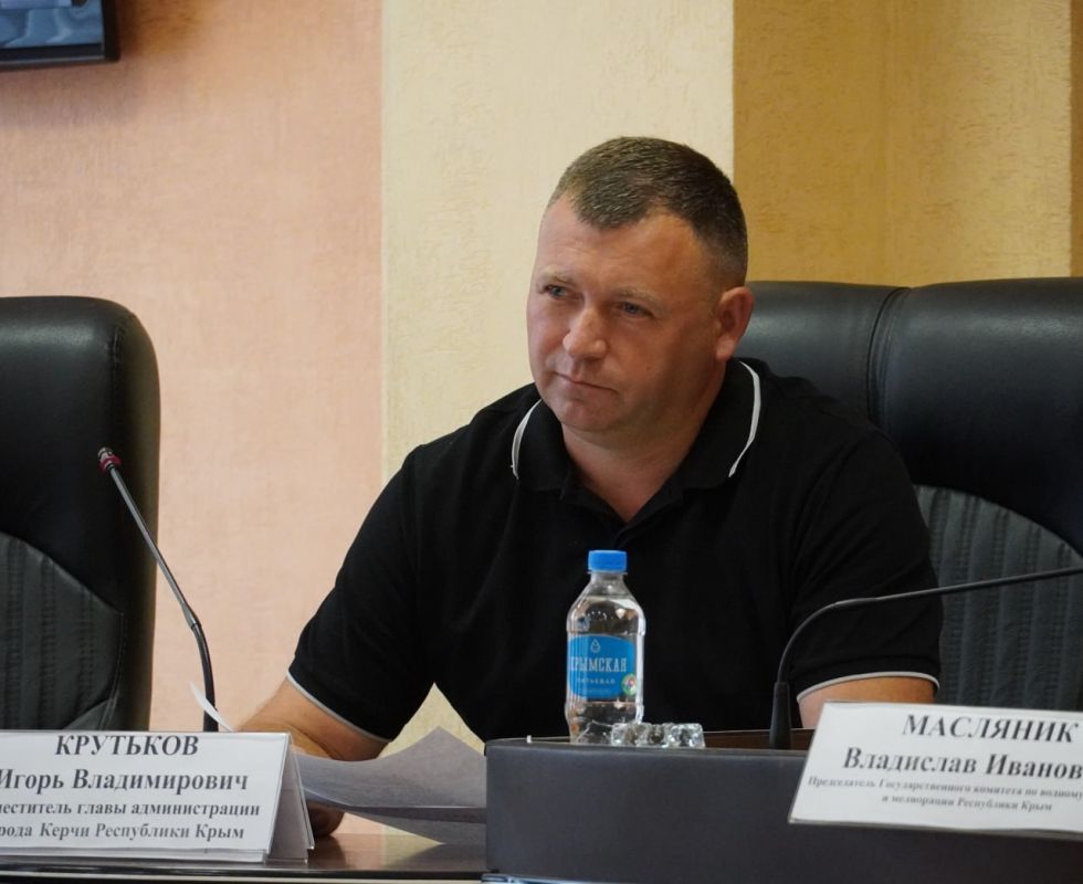 #городские_новости. Обсуждение проекта по расчистке русел Мелек-Чесме и Катерлеза Заместитель главы администрации Игорь... #городские_новости. Обсуждение проекта по расчистке русел Мелек-Чесме и Катерлеза Заместитель главы администрации Игорь...