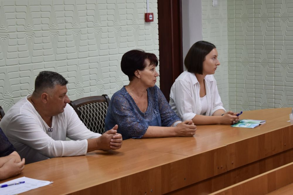 Галина Огнёва: Благоустройство, ремонт кровель, получение земельных участков - это вопросы, с которыми ко мне сегодня обратились алуштинцы в рамках еженедельного приема граждан Галина Огнёва: Благоустройство, ремонт кровель, получение земельных участков - это вопросы, с которыми ко мне сегодня обратились алуштинцы в рамках еженедельного приема граждан