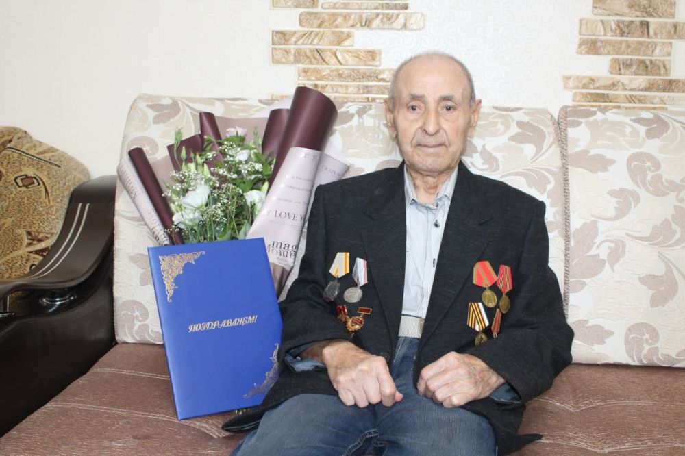 12 июля председатель Советского районного совета Елена Пось совместно с главой администрации Викторией Грицай , заместителем... 12 июля председатель Советского районного совета Елена Пось совместно с главой администрации Викторией Грицай , заместителем...
