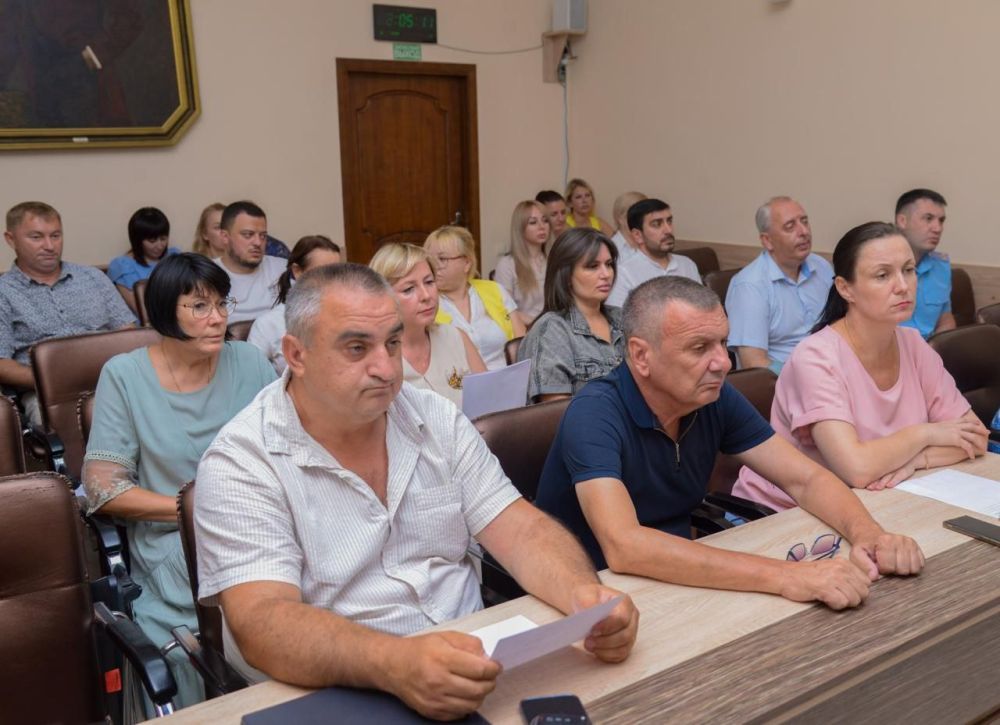 Эммилия Леонова: Провела заседание внеочередной 89 сессии Евпаторийского городского совета Эммилия Леонова: Провела заседание внеочередной 89 сессии Евпаторийского городского совета