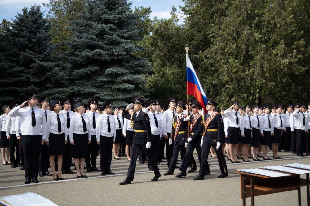Министр внутренних дел по Республике Крым генерал-лейтенант полиции Игорь Илларионов принял участие в торжественных мероприятиях по случаю выпуска специалистов ведомственного вуза Министр внутренних дел по Республике Крым генерал-лейтенант полиции Игорь Илларионов принял участие в торжественных мероприятиях по случаю выпуска специалистов ведомственного вуза