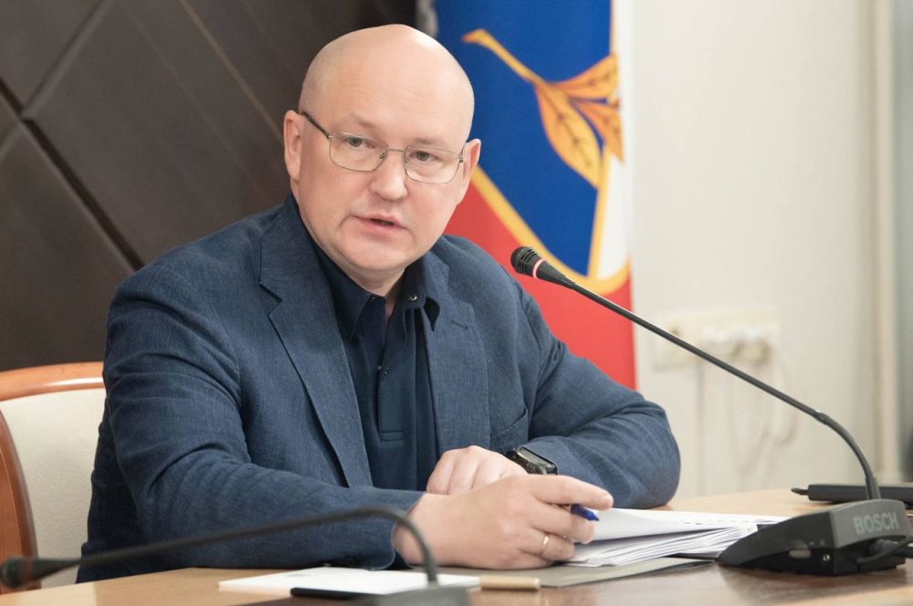 Марат Хуснуллин в Севастополе провел совещание по социально-экономическому развитию Марат Хуснуллин в Севастополе провел совещание по социально-экономическому развитию