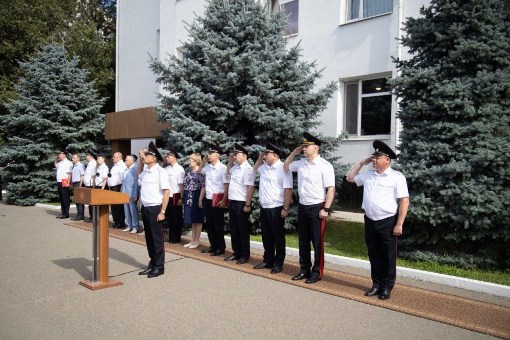 Министр внутренних дел по Республике Крым генерал-лейтенант полиции Игорь Илларионов принял участие в торжественных мероприятиях по случаю выпуска специалистов ведомственного вуза Министр внутренних дел по Республике Крым генерал-лейтенант полиции Игорь Илларионов принял участие в торжественных мероприятиях по случаю выпуска специалистов ведомственного вуза