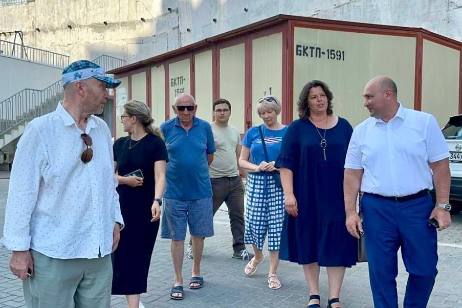 Владимир Немцев: Встретился с жителями дома №15 на улице Руднева, чтобы обсудить вопросы безопасности дорожного движения на пересечении улиц Руднева и Харьковской Владимир Немцев: Встретился с жителями дома №15 на улице Руднева, чтобы обсудить вопросы безопасности дорожного движения на пересечении улиц Руднева и Харьковской