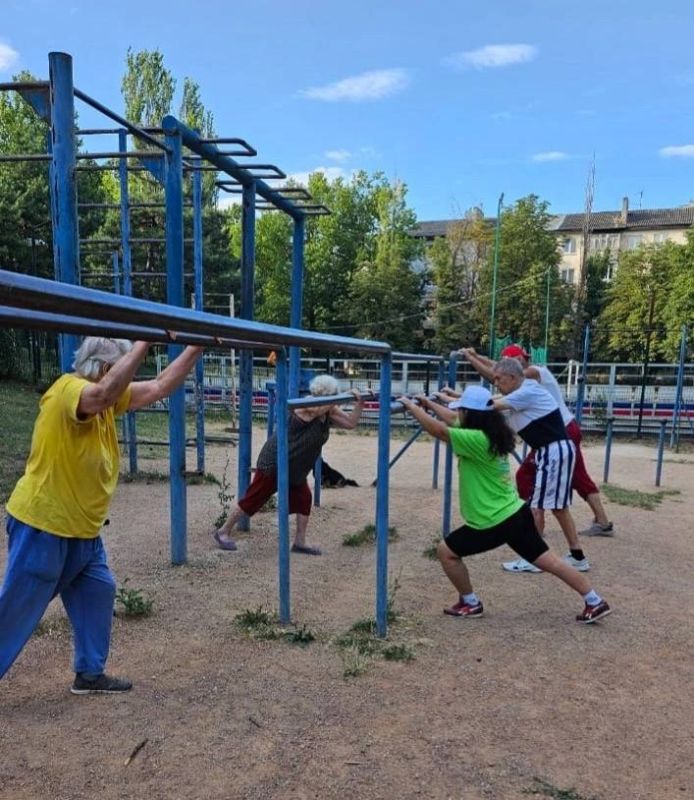 Ольга Торубарова: 8:00 суббота. ЗАРЯДКА » В бой идут одни "Старики" Кто рано встаёт, тот зарядку не пропускает Локация Лермонтова 14 А Присоединяйтесь к нашему проекту Ольга Торубарова: 8:00 суббота. ЗАРЯДКА » В бой идут одни "Старики" Кто рано встаёт, тот зарядку не пропускает Локация Лермонтова 14 А Присоединяйтесь к нашему проекту