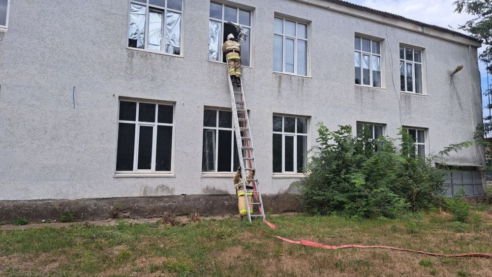 Пожарно-тактические учения в крымской школе Пожарно-тактические учения в крымской школе