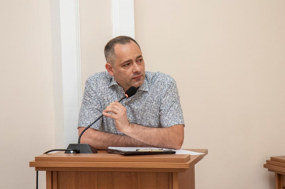 В Симферополе состоялось оперативно-хозяйственное совещание, в ходе которого руководители структурных подразделений отчитались о проделанной работе В Симферополе состоялось оперативно-хозяйственное совещание, в ходе которого руководители структурных подразделений отчитались о проделанной работе