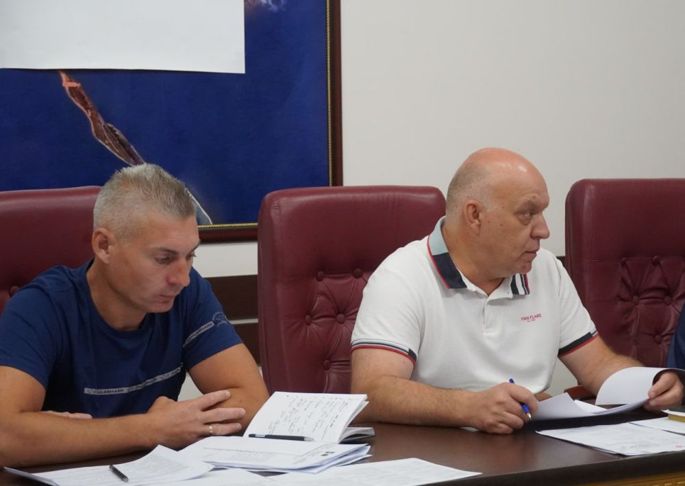#городские_новости. Олег КАТОРГИН провел аппаратное совещание с участием главы муниципального образования Ольги СОЛОДИЛОВОЙ, заместителей главы администрации, начальников департаментов и управлений #городские_новости. Олег КАТОРГИН провел аппаратное совещание с участием главы муниципального образования Ольги СОЛОДИЛОВОЙ, заместителей главы администрации, начальников департаментов и управлений