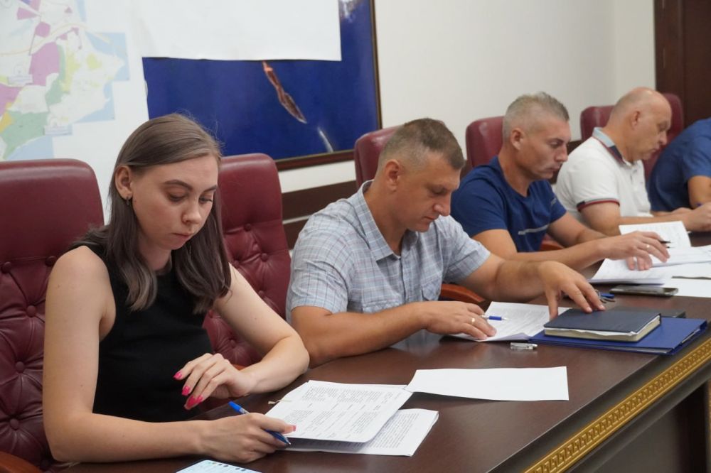 #городские_новости. Олег КАТОРГИН провел аппаратное совещание с участием главы муниципального образования Ольги СОЛОДИЛОВОЙ, заместителей главы администрации, начальников департаментов и управлений #городские_новости. Олег КАТОРГИН провел аппаратное совещание с участием главы муниципального образования Ольги СОЛОДИЛОВОЙ, заместителей главы администрации, начальников департаментов и управлений