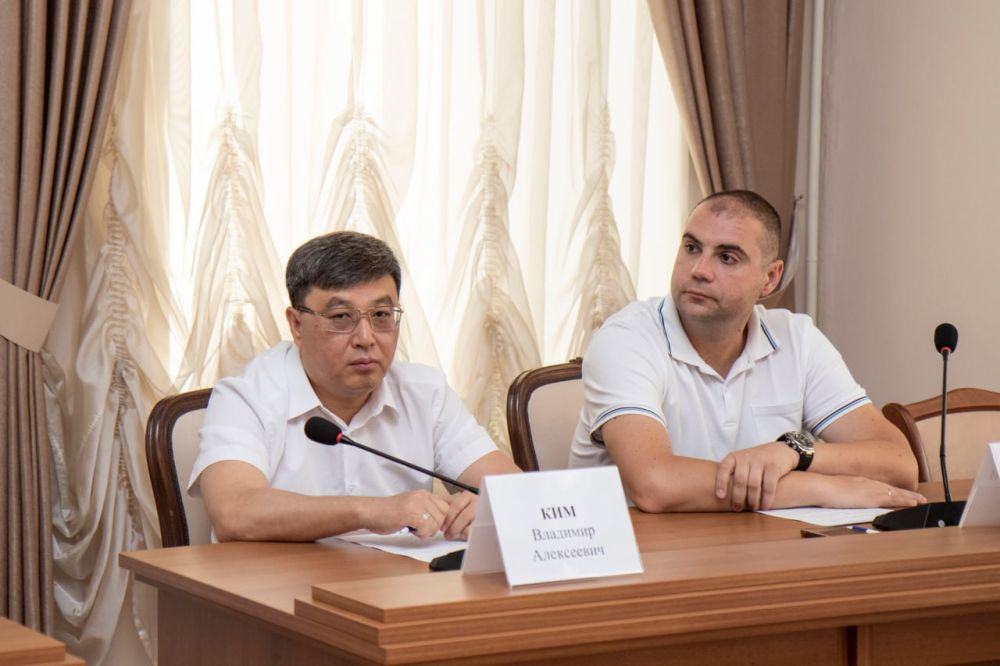 В Симферополе состоялось оперативно-хозяйственное совещание, в ходе которого руководители структурных подразделений отчитались о проделанной работе В Симферополе состоялось оперативно-хозяйственное совещание, в ходе которого руководители структурных подразделений отчитались о проделанной работе