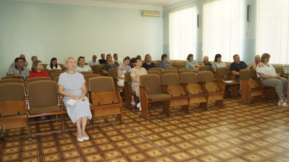 Виктория Грицай: Сегодня провела аппаратное совещание по социально значимым вопросам района с руководителями структурных... Виктория Грицай: Сегодня провела аппаратное совещание по социально значимым вопросам района с руководителями структурных...