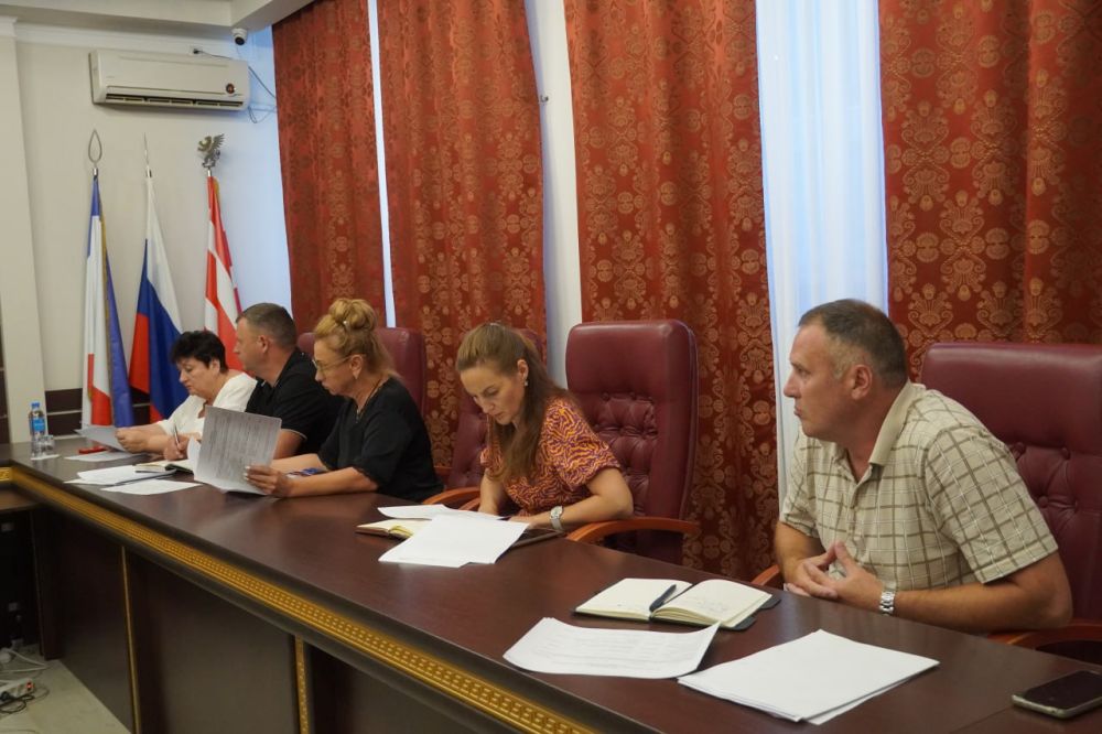 #городские_новости. Олег КАТОРГИН провел аппаратное совещание с участием главы муниципального образования Ольги СОЛОДИЛОВОЙ, заместителей главы администрации, начальников департаментов и управлений #городские_новости. Олег КАТОРГИН провел аппаратное совещание с участием главы муниципального образования Ольги СОЛОДИЛОВОЙ, заместителей главы администрации, начальников департаментов и управлений