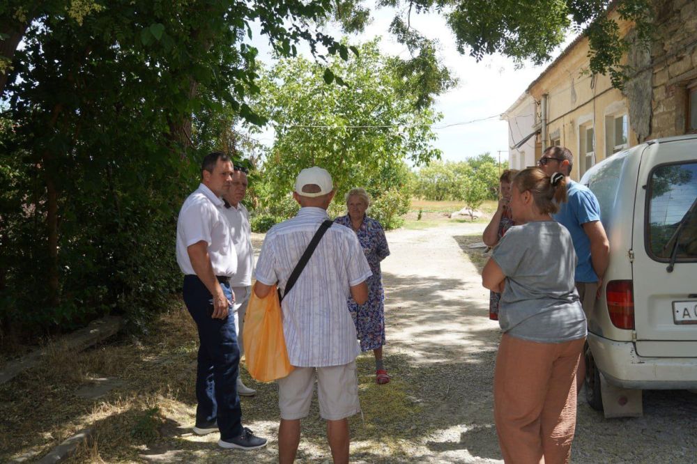 #в_диалоге_с_керчанами. Продолжаются встречи с жителями многоквартирных домов. По обращению керчан и. . лавы администрации... #в_диалоге_с_керчанами. Продолжаются встречи с жителями многоквартирных домов. По обращению керчан и. . лавы администрации...