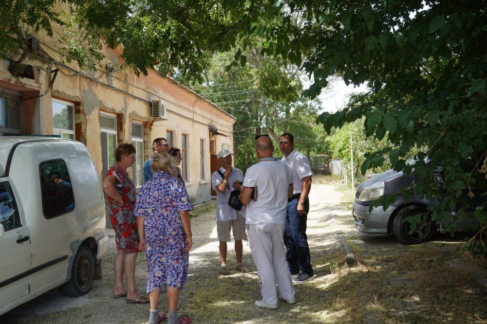 #в_диалоге_с_керчанами. Продолжаются встречи с жителями многоквартирных домов. По обращению керчан и. . лавы администрации... #в_диалоге_с_керчанами. Продолжаются встречи с жителями многоквартирных домов. По обращению керчан и. . лавы администрации...