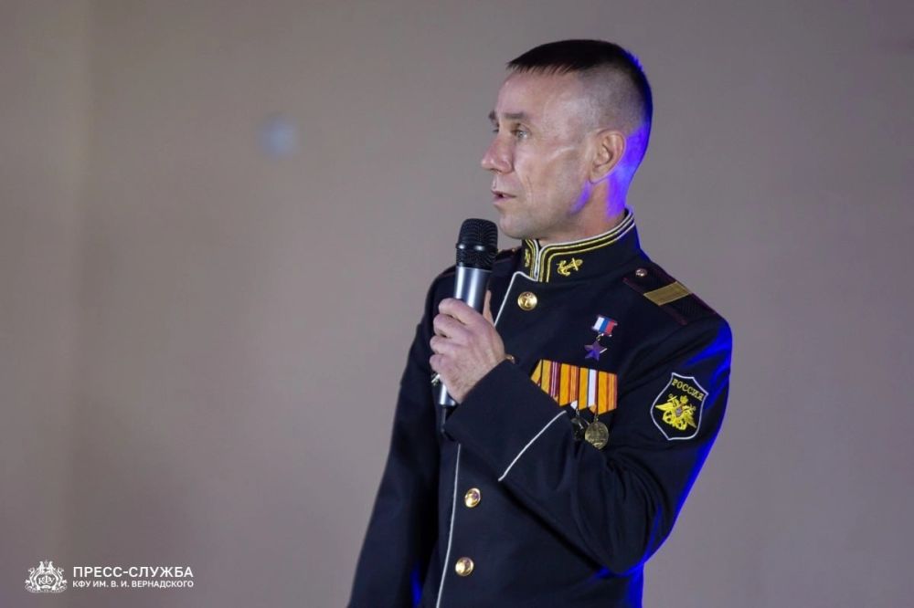 Гроссмейстер Сергей Карякин и Герой России Юрий Нимченко станут сенаторами от Крыма, заявил Аксенов Гроссмейстер Сергей Карякин и Герой России Юрий Нимченко станут сенаторами от Крыма, заявил Аксенов