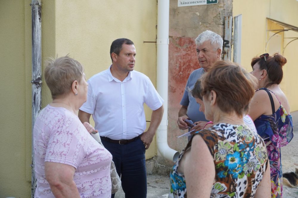 #в_диалоге_с_керчанами. Рабочая встреча с жителями состоялась сегодня по адресу ул.Айвазовского, 40 #в_диалоге_с_керчанами. Рабочая встреча с жителями состоялась сегодня по адресу ул.Айвазовского, 40