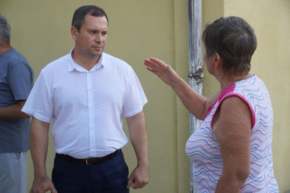#в_диалоге_с_керчанами. Рабочая встреча с жителями состоялась сегодня по адресу ул.Айвазовского, 40 #в_диалоге_с_керчанами. Рабочая встреча с жителями состоялась сегодня по адресу ул.Айвазовского, 40