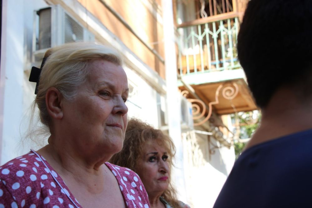 #в_диалоге_с_керчанами. Выездную встречу с жителями провел сегодня во дворе дома №9 по ул. Цибизова. В собрании приняли... #в_диалоге_с_керчанами. Выездную встречу с жителями провел сегодня во дворе дома №9 по ул. Цибизова. В собрании приняли...