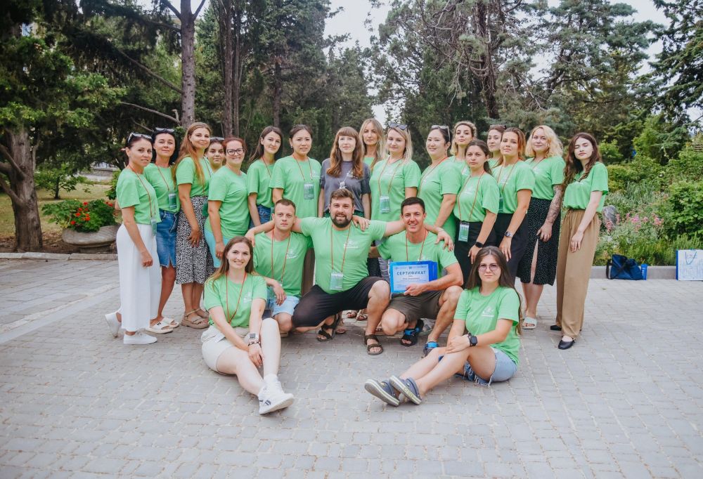 Делегация Сакского района приняла активное участие в IX Крымской профсоюзной педагогической школе «КрымиЯ-2024», которая объединила более 130 участников из Крыма, ЛНР и ДНР, Волгограда, Краснодара, Ростова на Дону, Калмыкии Делегация Сакского района приняла активное участие в IX Крымской профсоюзной педагогической школе «КрымиЯ-2024», которая объединила более 130 участников из Крыма, ЛНР и ДНР, Волгограда, Краснодара, Ростова на Дону, Калмыкии