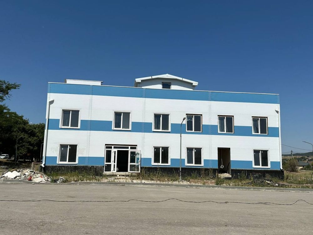 Заместитель министра спорта Шериф Османов проконтролировал ход работ по завершению строительства физкультурно-оздоровительного комплекса в селе Доброе Симферопольского района Заместитель министра спорта Шериф Османов проконтролировал ход работ по завершению строительства физкультурно-оздоровительного комплекса в селе Доброе Симферопольского района