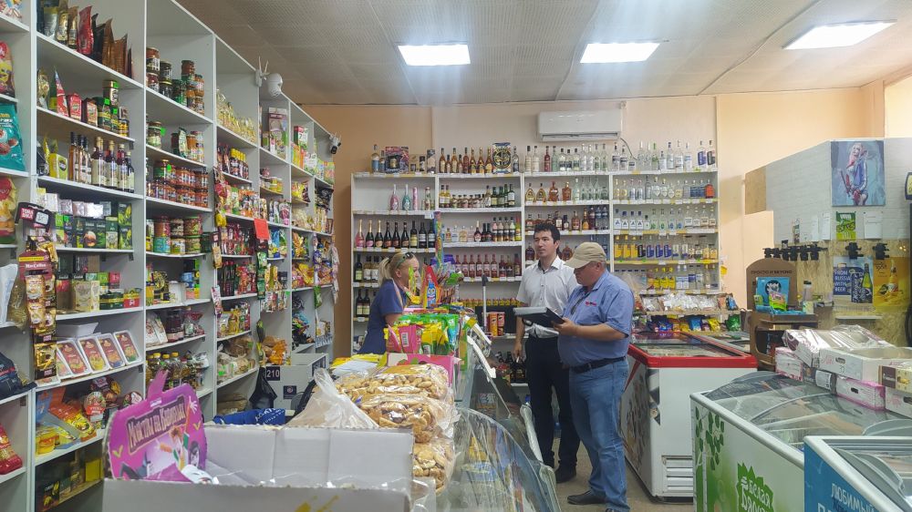 Сотрудники Управления по экономическому развитию, аграрной и инвестиционной политике администрации Сакского района... Сотрудники Управления по экономическому развитию, аграрной и инвестиционной политике администрации Сакского района...