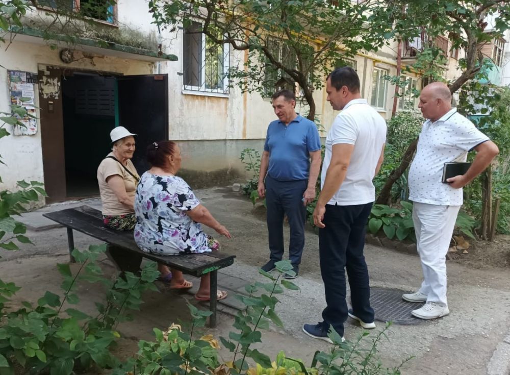 #городские_новости. Председатель Совета министров Крыма Юрий ГОЦАНЮК и. о. главы администрации Олег КАТОРГИН осмотрели... #городские_новости. Председатель Совета министров Крыма Юрий ГОЦАНЮК и. о. главы администрации Олег КАТОРГИН осмотрели...